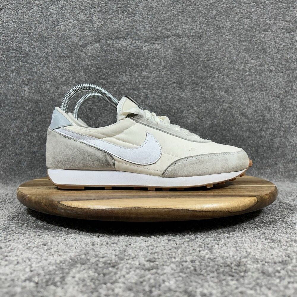 Nike Daybreak Low CK2351-101 Women's Size 7.5 Cream Ivory Running Shoes Used